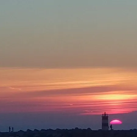 Besugo's House & Habitación en casa particular Nazaré